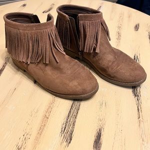 ⭐️ 🌟 Fringe ankle booties!! Size 8.5🌟⭐️